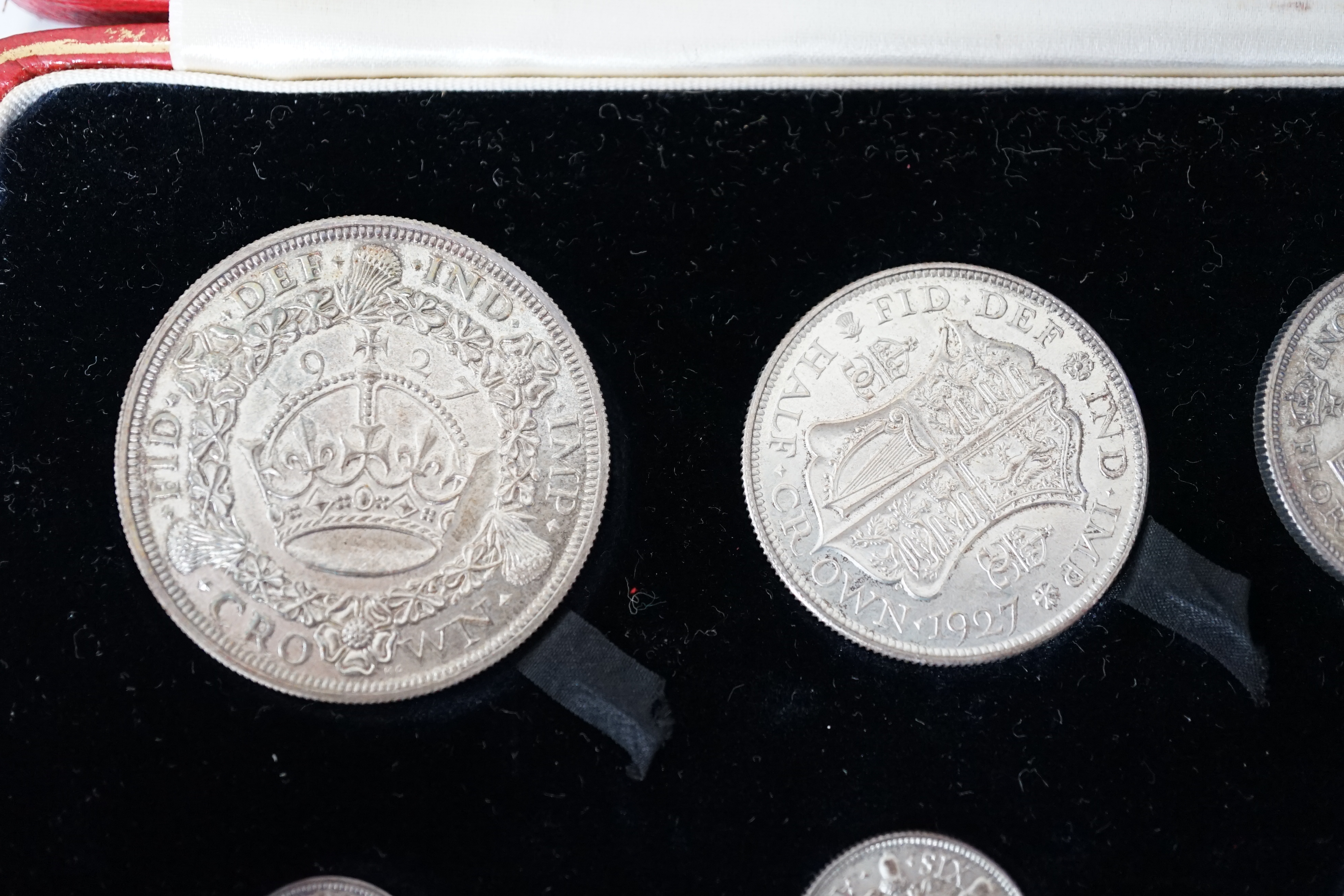 British silver coins, George V ‘New Type’ six coin set, 1927, wreath crown to threepence, UNC, toned, in case of issue